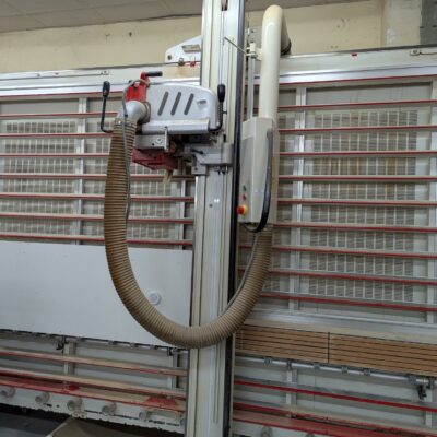 Scie à panneaux de marque STRIEBIG modèle TRK 5220 Compact 35716.
Avec manuel d’utilisation et CD.
Hauteur : 2,55 m. Largeur : 5,30 m