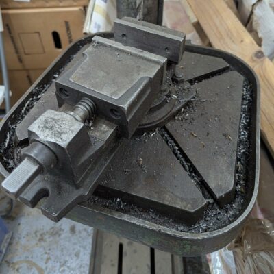 Tronçonneuse pendulaire manuelle de marque EISELE modèle KMS315