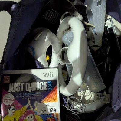 Console de jeu Nintendo WII avec accessoires et jeux.