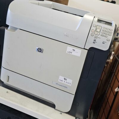 4 imprimantes laser de marque HP modèle LaserjetP2055D (X2), P4015X (X1) et PR4240TN (X1), 1 bac, réseau.