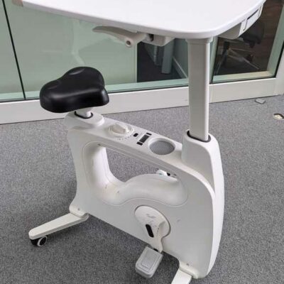 Vélo-bureau sur roulettes de marque Flexispot, réglable en hauteur, 8 niveaux de résistance. Localisation : 7 ouest