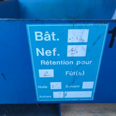 Bac de rétention en acier laqué bleu. 35 x 122 x 82 cm