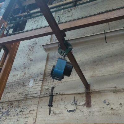Palan électrique de marque Equibloc Verlinde.