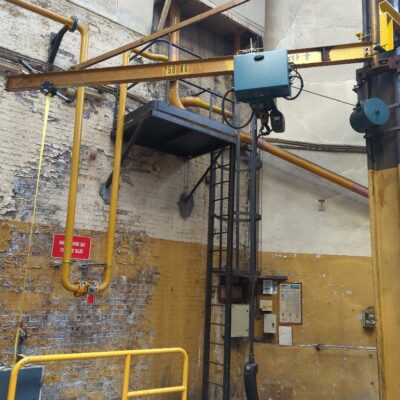 Palan électrique de marque Demag. Charge 250 kg