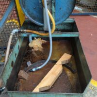 Chariot cuve en acier laqué vert avec enrouleur pour liquide de refroidissement. – Image 4