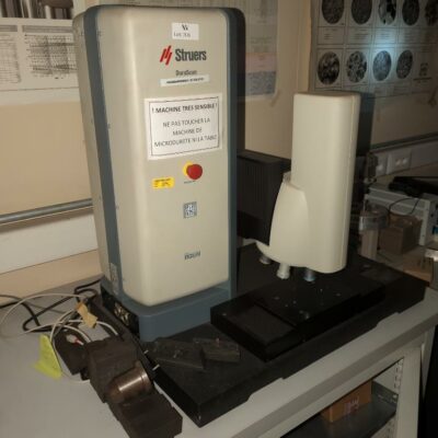 Duromètre de marque Struers modèle DuraScan 50