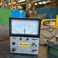 Support de hauteur de précision de marque Federal modèle 2400 avec boîtier Feinpruf millitron 230v. 2 unités. Vendu avec faculté de réunion – Image 3