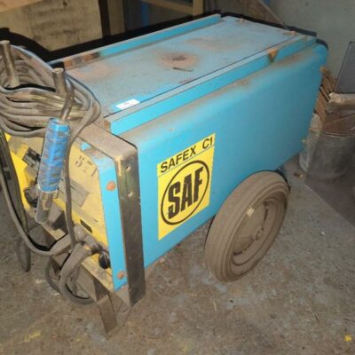 Poste à souder de marque SAF type 0320 0600. (bât 30)