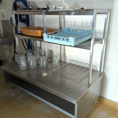 Meuble de présentation en inox alimentaire. 141 x 146 x 80 cm.
