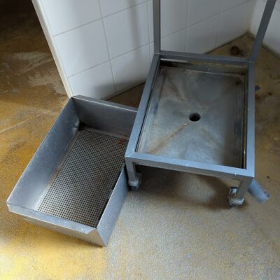 Chariot égouttoir en inox alimentaire. 102x 42x 56 cm.