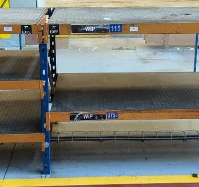 3 racks à palettes de marque Duwic dont 142 x 246 x 90 cm;  106 x 186 x 101 cm ; 106 x 106 x 101 cm.
