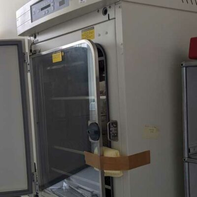 Incubateur CO2 de marque THERMO modèle Forma Series II 3111. 2 unités. Vendu à l’unité avec faculté de réunion. Localisation : 1L29