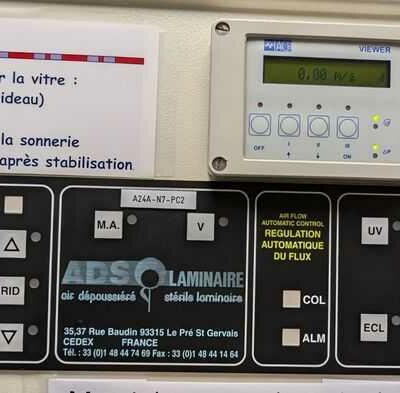 Poste de pesée sécurisé (PPS) type PSM II de marque ADS LAMINAIRE modèle PPS9 avec plateau de marbre. (à démonter). 3 unités. Vendu à l’unité avec faculté de réunion. Localisation : 1L21