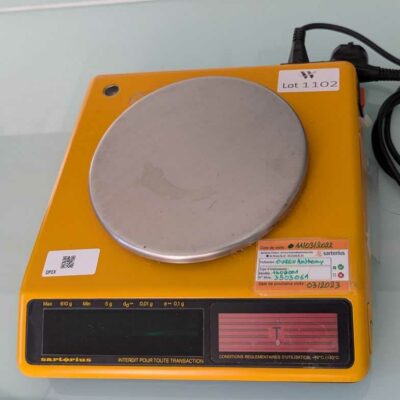 Balance de marque SARTORIUS modèle W409. Localisation : 1L13B
