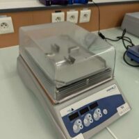 Agitateur incubateur microplaques modèle 98014 de marque VWR. Localisation : 1L11 – Image 2