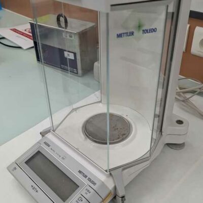 Balance AG204 de marque METTLER TOLEDO. Localisation : 1L11