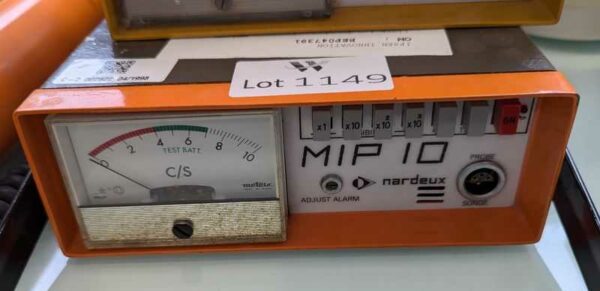 Mini Ictomètre portatif avec sonde de marque NARDEUX modèle MIP10. on y joint une 2eme sonde SBM. Localisation : 1L10