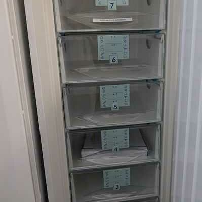 Congélateur de marque LIEBHERRR modèle GPM 2713. Capacité 226 litres. Localisation : 1L7