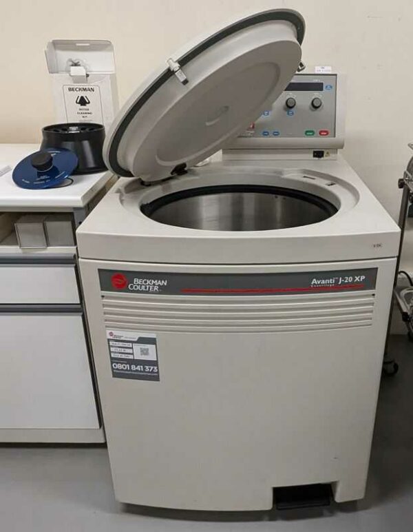 Centrifugeuse AVANTI J-20XP de marque BECKMAN avec un rotor JA20.I Aventi. Localisation : 1L17