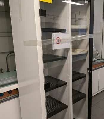 Armoire ventilée de marque ERLAB modèle CaptairStore AVPS 804. Localisation : OL03