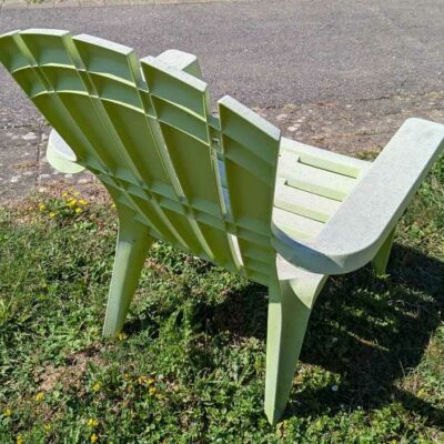 Fauteuil d’extérieur de marque BICA modèle Maryland en plastique vert. 87 x 71 x 80 cm. 5 unités. Vendu avec faculté de réunion. Localisation : extérieur