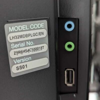 Moniteur 32 pouces de marque SAMSUNG modèle LH32MDBPLGC/EN. Localisation : Canada 1er (2c05)