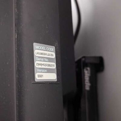 Moniteur 55 pouces de marque SAMSUNG modèle LH55MDPLGC/EN. Localisation : Canada cafet