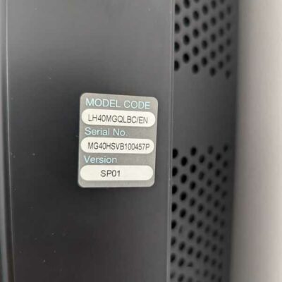 Moniteur 40 pouces de marque SAMSUNG modèle LH40MGQLBC/EN. Localisation : Canada rdc haut (1L1)