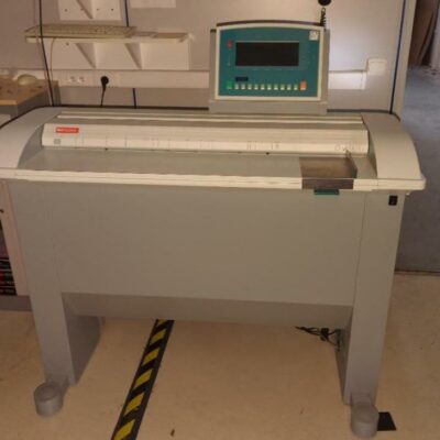 Traceur de marque Océ modèle TDS 600. 107 x 130 x 45 cm