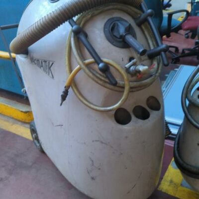 Aspirateur industriel de marque Sofraper modèle Vacmatik 660. 2 unités vendues à l’unité avec faculté de réunion