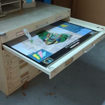 Armoire à plans de marque OGS à 10 tiroirs. 72 x 109 x 79 cm.