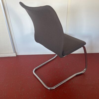 Chaises visiteurs luge empillable tissu
Marron, vert,
