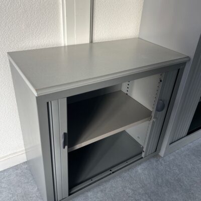Armoire métallique à rideau, coulissant 70 par 80 par 43