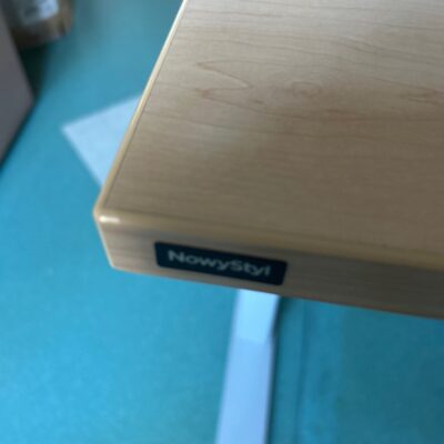 Bureau droit électrique 73 minimum 96 maximum 160 par 80 marque Nowystyl