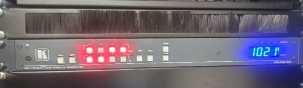 Commutateur de marque KRAMER modèle VS-44H2A 4X4 4K HDMi / Matrix switcher. Localisation : 9 avenue Percier 75008 Paris
