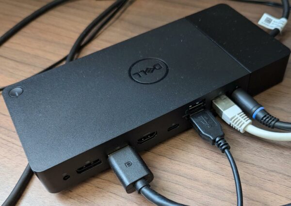 Dock Station de marque Dell modèle WD19. 500 unités vendues avec faculté de réunion?
