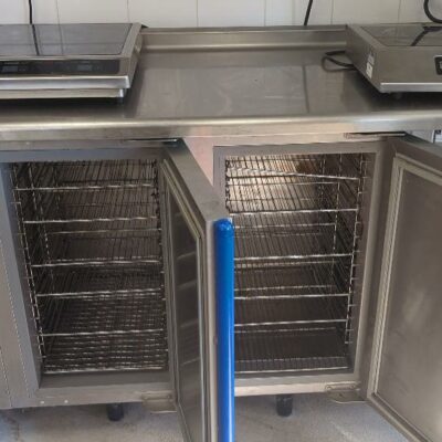 Placard réfrigéré avec plan de travail en inox alimentaire de marque Odic ouvrant à 2 portes. 100 x 137 x 70 cm (Belgrand 6e)