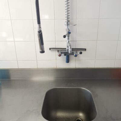 Plonge adossée 1 bac avec retour en inox alimentaire. 100 x 182 x 120 x 70 cm (Belgrand 6e)