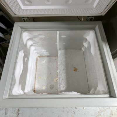 Congélateur coffre de marque Frigeco modèle BF195. Capacité 173 litres. 85 x 75 x 60 cm (Belgrand ssol-1 cuisine)