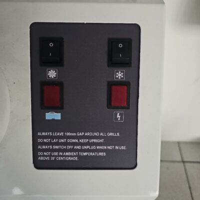 Climatiseur modèle clim20-16 sur roulettes.