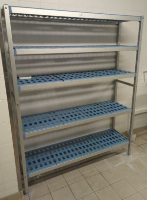 Rayonnage de chambre froide de marque Tournus Equipement en aluminium et clayettes en nylon alimentaire. 174 x 138 x 40 cm. Localisation : 8 av. de Lunca - 78180 Montigny-le-Bretonneux.