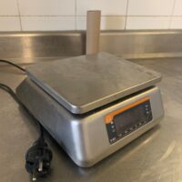 Balance de précision de marque Pro Cooker modèle S-GX. Capacité maxi 15kg. 11 x 24 x 29 cm. Localisation : 8 av. de Lunca - 78180 Montigny-le-Bretonneux. – Image 2