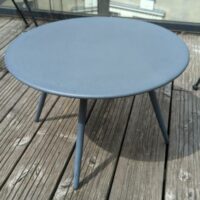 Table basse d'extérieur ronde en métal anthracite. 33 x 50 cm. 3eme – Image 2