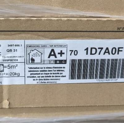 13 cartons de dalles de moquette chinée gris souris de marque QB. Dimension d’une dalle : 50 x 50 cm. 20 dalles par carton soit 5m2 par carton. ssol