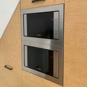 Micro-ondes encastrable Samsung FW87SUST, finition inox
Capacité : 23 L – Puissance : 800 W – Encastrable.
2 Unités, vendu avec faculté de réunion.
28 x 49 x 37 cm
Localisation : 3e