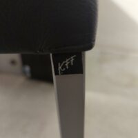 Fauteuil de marque KFF modèle Texas recouvert de cuir noir, piètement en acier à section carrée, assise amovible. 86 x 53 x 53 cm. 
unités : 26
 -1 salle à manger , 2eme bas, -2 vestiaire – Image 4