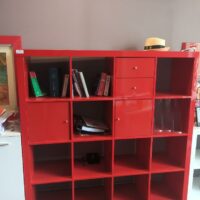 Meuble bibliothèque en bois laqué rouge à 16 compartiments. 149 x 149 x 39 cm.
unités : 15
(es), 1-29, 2-65, 2-61, 3-86, 3-94, 3-85, 3-84, 512, 520 – Image 3