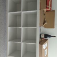Meuble bibliothèque à 8 compartiments en bois laqué blanc.
unités : 3
1-30, 1-31, 1-19 – Image 2