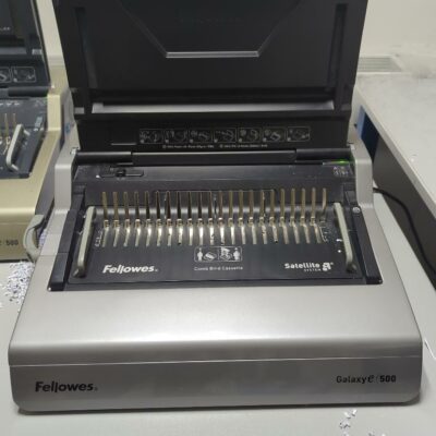 Relieuse de marque Fellowes modèle Galaxy e500. 2 unités 
-2 repro