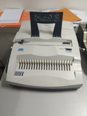 Relieuse de marque DSB modèle CB-3000.
-2 repro